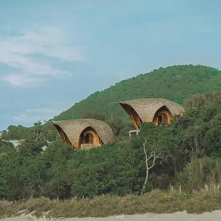 Kini Resort - Oceanfront Bamboo Eco Lodges Sekongkang Exterior photo