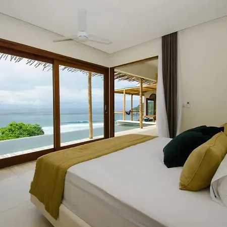 Kini Resort - Oceanfront Bamboo Eco Lodges Sekongkang Room photo