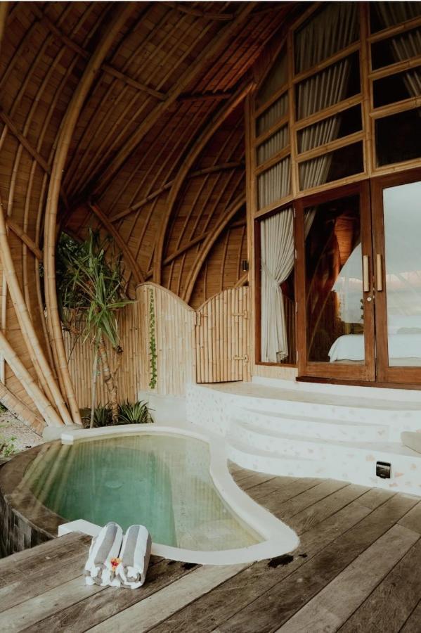 Lodge Kini - Oceanfront Bamboo Eco *