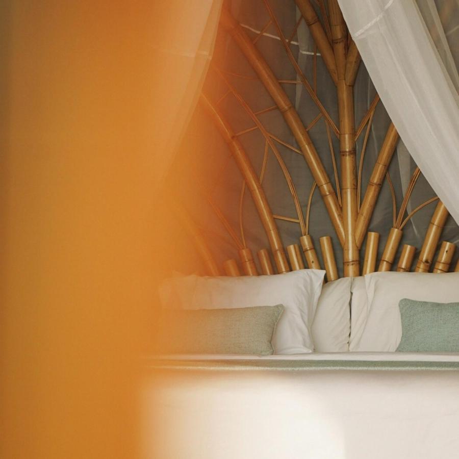 Lodge Kini - Oceanfront Bamboo Eco *
