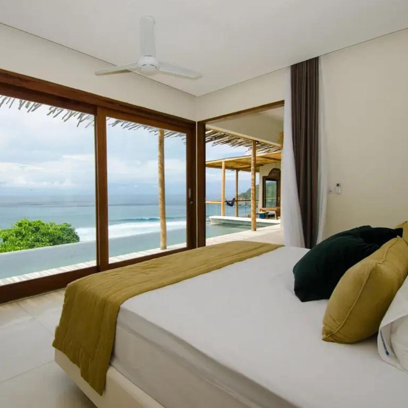 Lodge Kini - Oceanfront Bamboo Eco *
